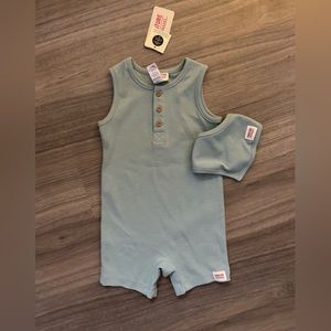 Levi’s onesie NWT
